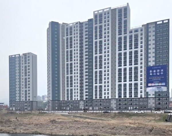 지난 3월26일 신한자산투자신탁(시행)과 더본건설(시공)에 따르면 ‘본 아르떼 리버뷰’가 3월25일 이 단지 1순위 청약접수 결과, 평균 경쟁률 1.71대1을 기록해 1순위 마감됐다고 밝혔다.(사진=더본건설)