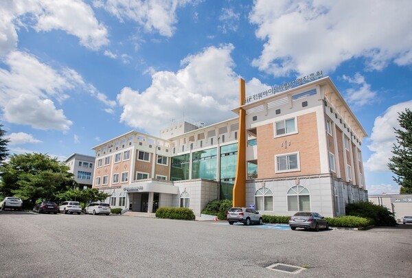 지난 20일 (재)전북바이오융합산업진흥원이 김제시 가족센터에서 ‘김제·부안 지역가공먹거리 생산-소비 소통 교류회’를 개최, 다양한 급식 현장에 안정적으로 공급될 수 있도록 정보 교류와 의견 공유의 장을 열었다. /전북바이오융합산업진흥원